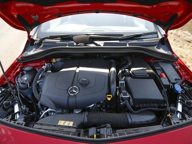 Mercedes-Benz B-Class B200 CDI: Photo Gallery Review