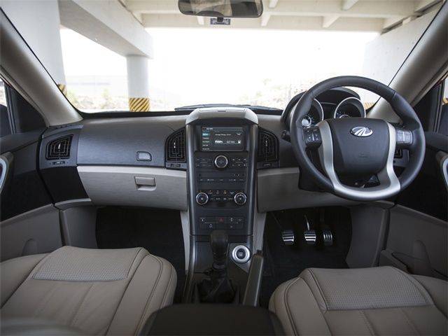 2015 Mahindra Xuv500 Interior Photo Gallery Review Zigwheels