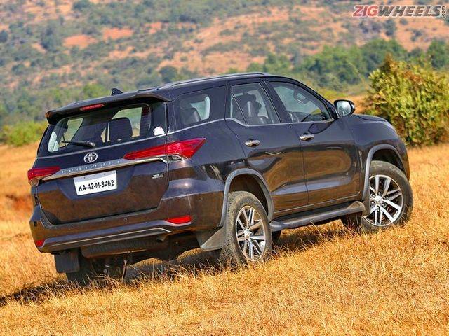 Ford Endeavour vs Toyota Fortuner: Comparison Review Photo Gallery