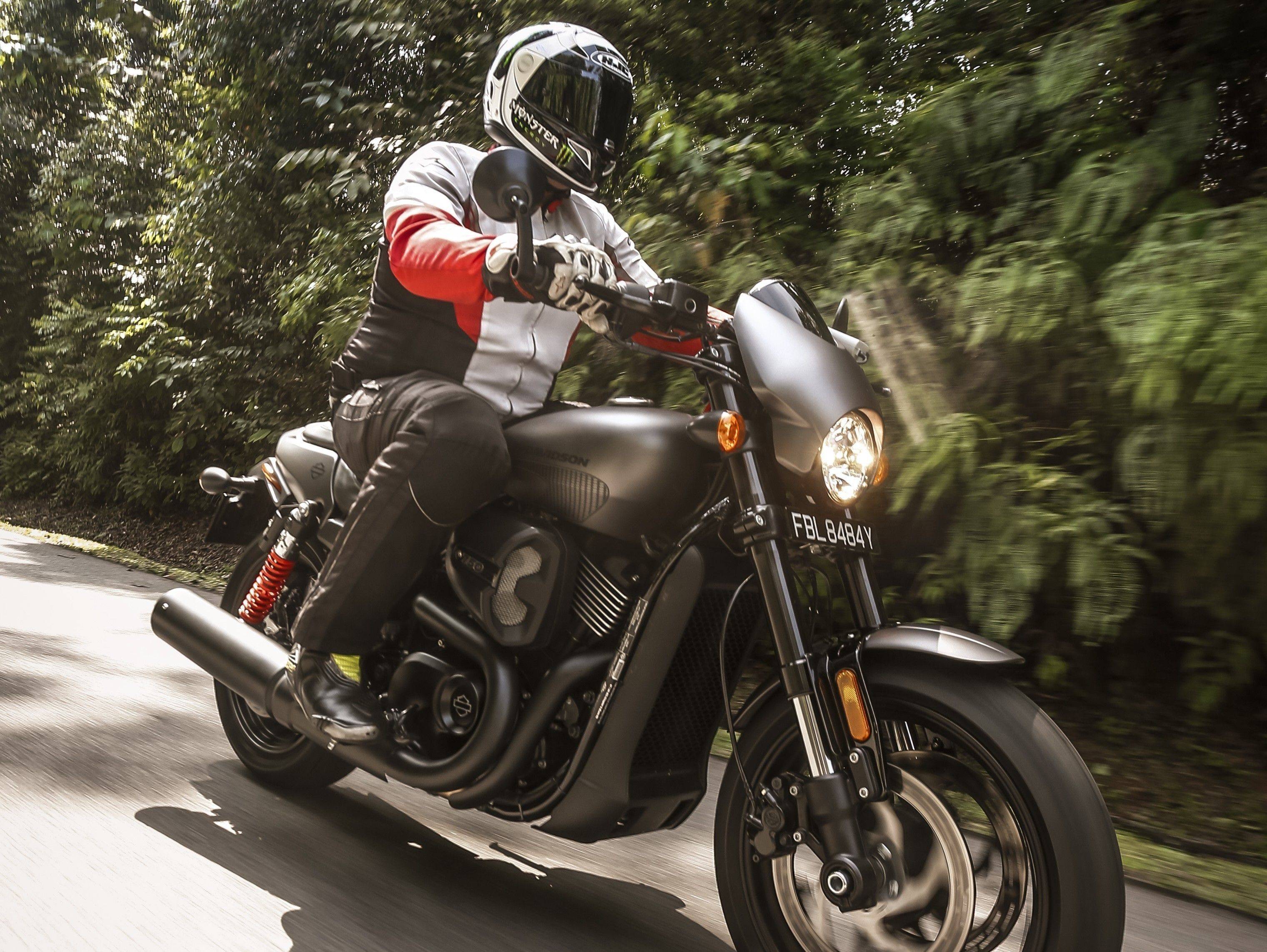 Harley-Davidson Street Rod: First Ride In Pictures