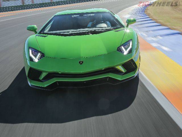 Lamborghini Aventador S: First Drive Review In Pictures