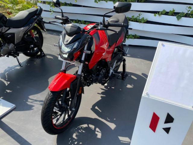 Hero Xtreme 160R: Image Gallery