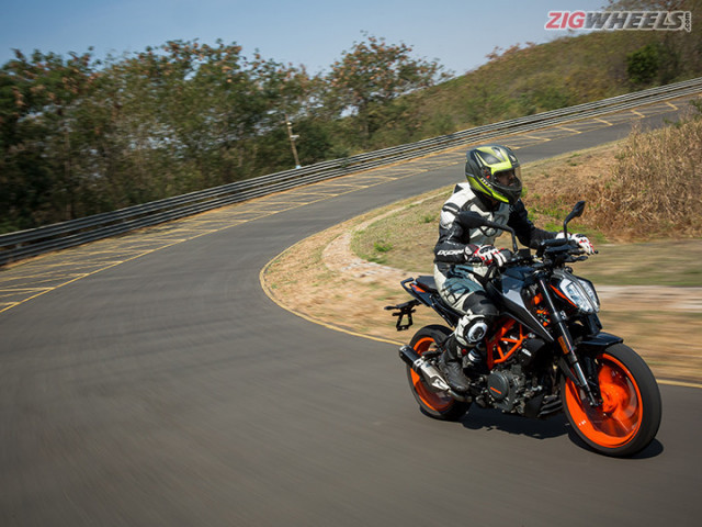 ktm duke 390 bs6 top speed