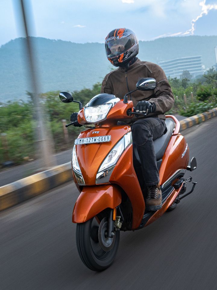 The TVS Jupiter 125 is the family-friendly 125cc alternative to its sporty cousin, the NTorq 125.
