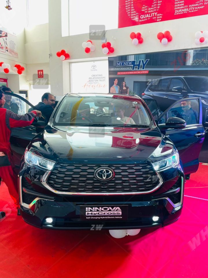 Toyota Innova Hycrosss starts reaching dealerships.