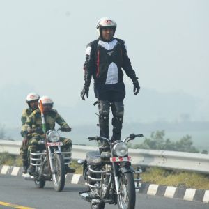 BSF’s Janbaz Daredevil Motorcycle Team Sets World Record