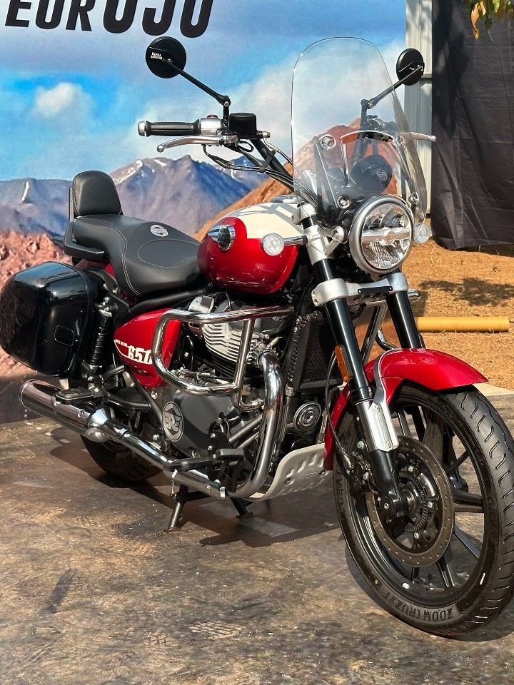 A comprehensive list for the accessories on the Super Meteor 650