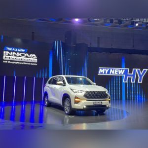 Toyota Innova Hycross’ Variant-wise Top Features