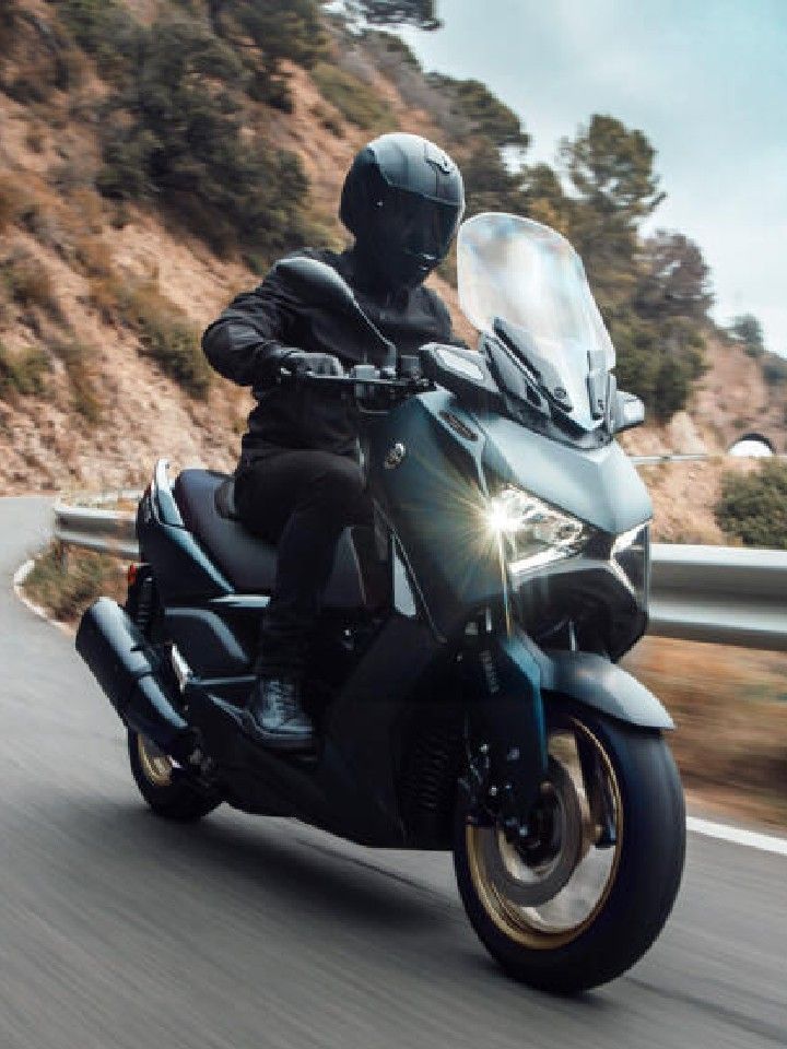 Yamaha has launched the updated XMax 125 and XMax 300 Sport Scooters abroad.