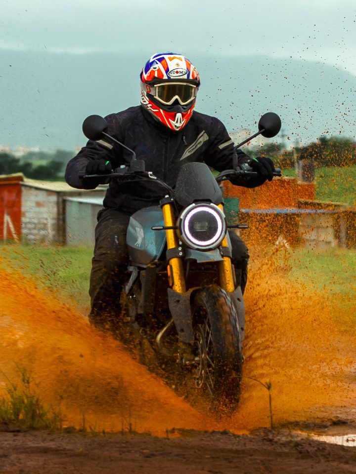 Moto Vault has announced the prices of its 650cc motorcycles: the X-Cape and the Seiemmezzo 6½.