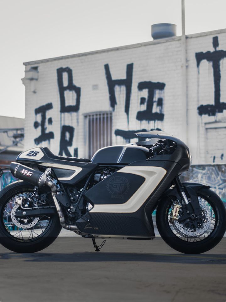 This exotic GT650 made by Skunk Machine is called ‘Cerra 865’