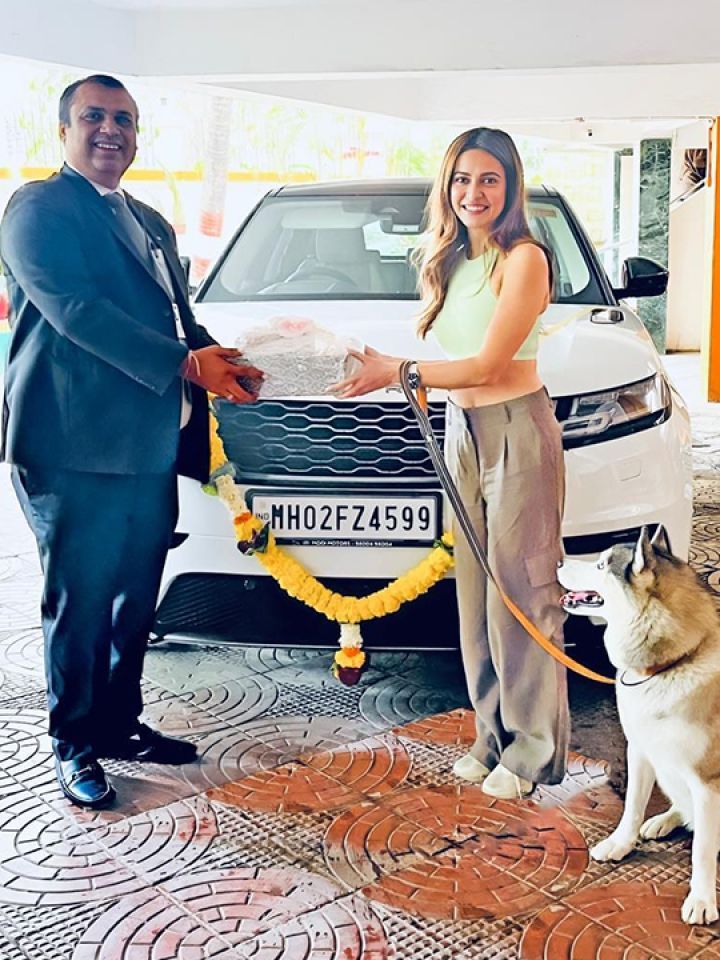 Kriti Kharbanda gifted herself a new Range Rover Velar in white hue