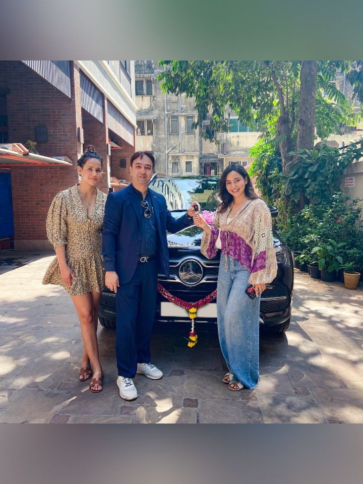 “Youngistaan” movie starrer Neha Sharma has just taken home a Mercedes-Benz GLE