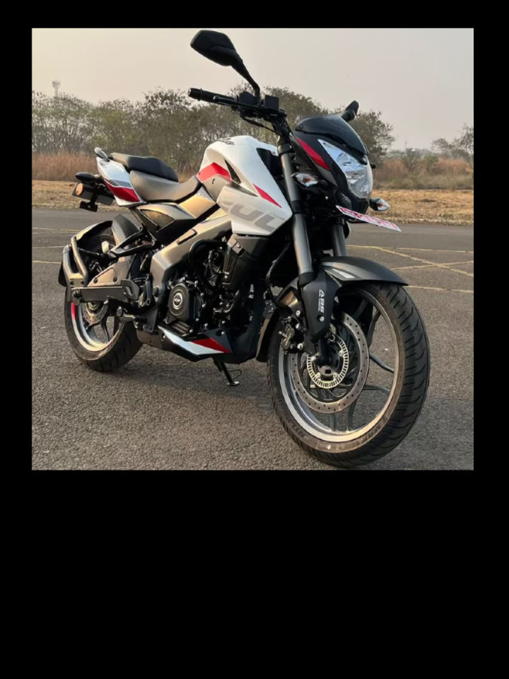 Bajaj recently gave the 2023 Pulsar NS 200 some major upgrades to keep it fresh among its new-age rivals