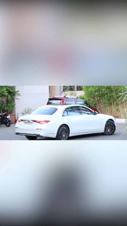 Shah Rukh Khan owns Mercedes-Benz S 350d 4Matic finished in white shade