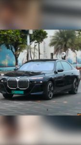 In Pics: 5 Indian Celebs With A BMW 7-Series Or i7 Sedan In Their Garage