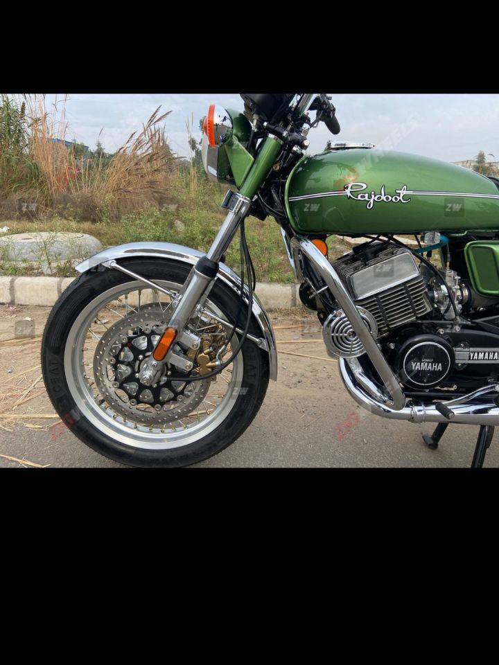 EXCLUSIVE Modified Rajdoot RD 350 Restored For MS Dhoni