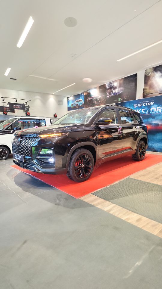 The MG Hector Backstrom edition is based on its one-below-top Sharp Pro trim