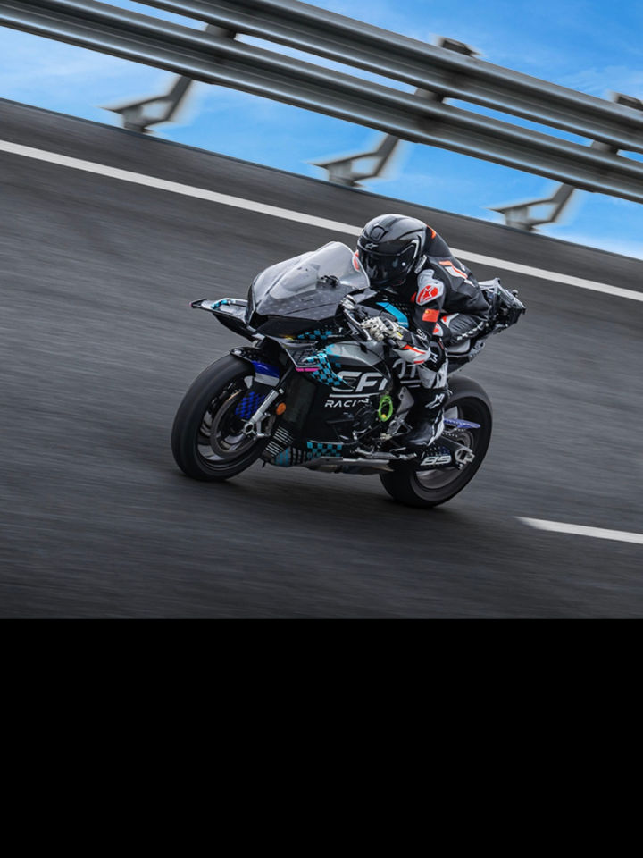 The V4 SR-RR is a superbike from CFMoto, that clocked an impressive top speed of 315.82kmph at the Shangrao proving ground in China.