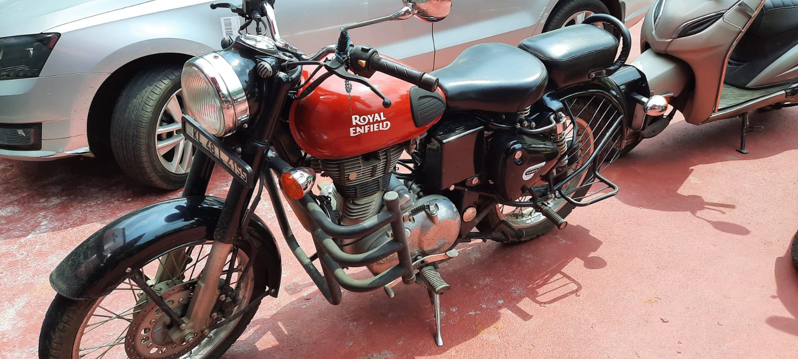 Royal Enfield Classic 350 (2012-2021) Price, Specs, Mileage, Reviews, Images