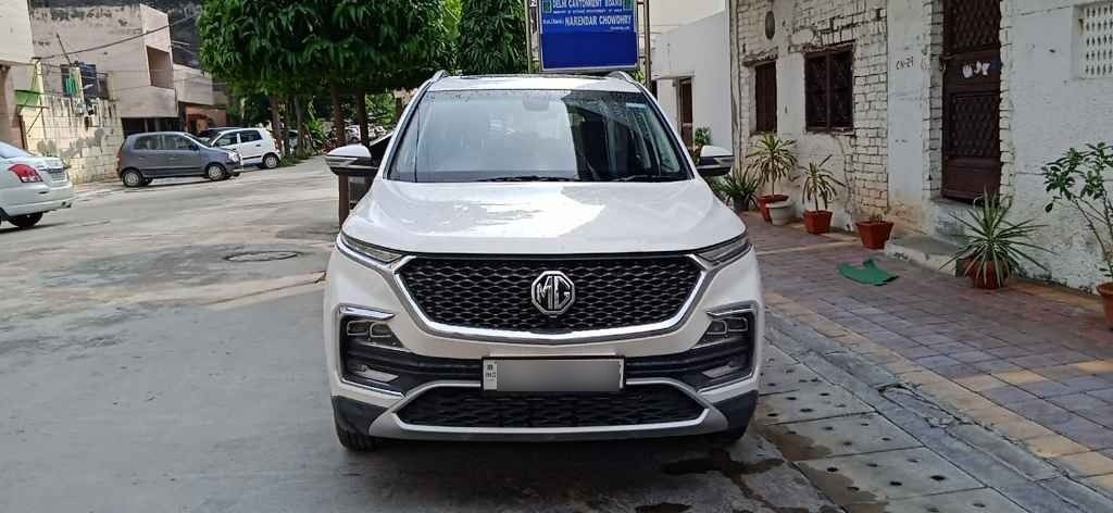 Mg hector showroom condition white
