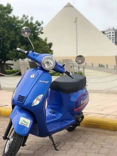 The Tunwal Roma S EV scooter