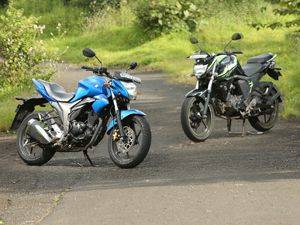 Suzuki Gixxer Vs Yamaha Fz S V Comparison Zigwheels Video Review