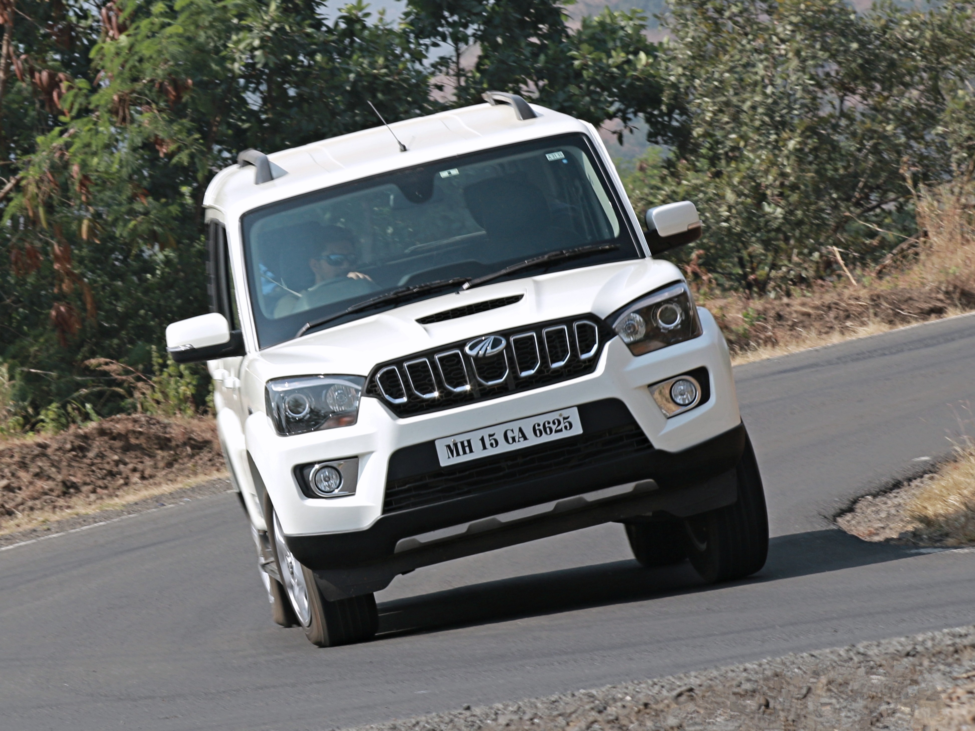 2017 Mahindra Scorpio Facelift - Road Test Review @ ZigWheels